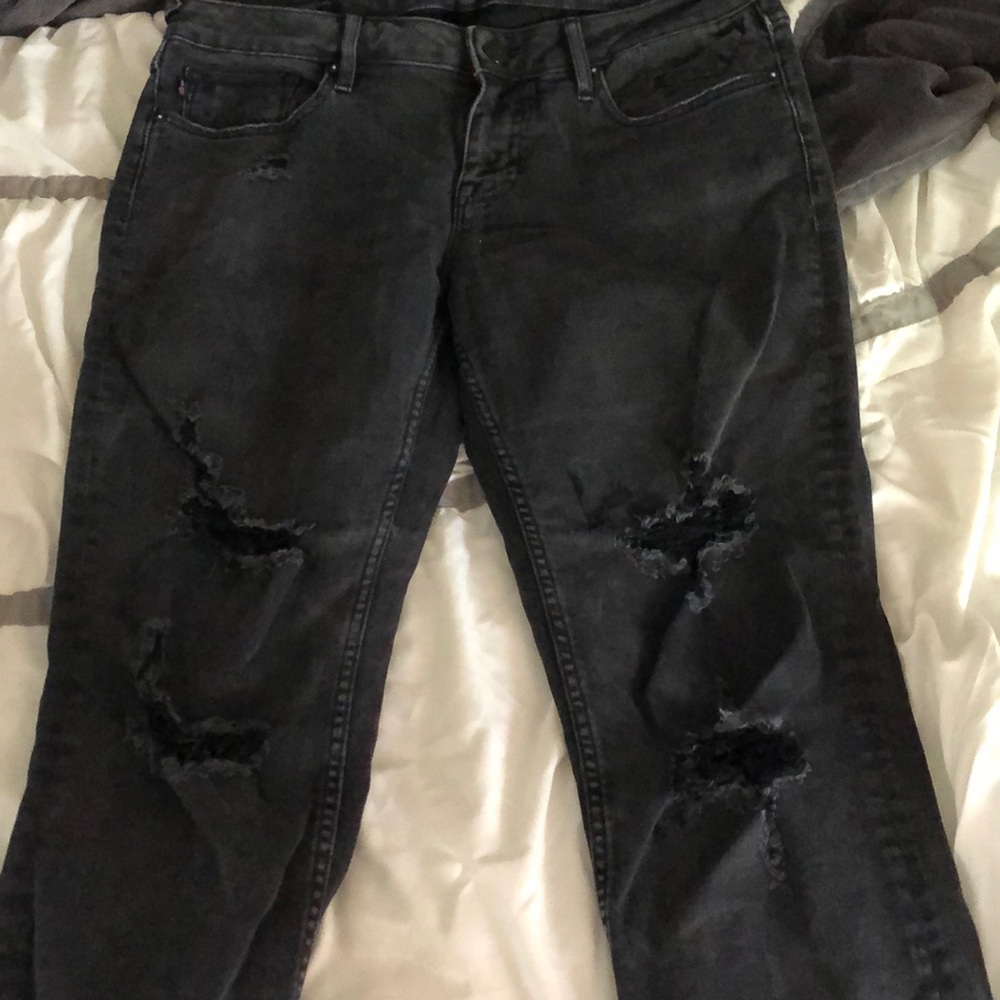 Tomboy fit black distressed jeans